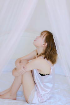 小娇妻露两个奶头给老爷吃